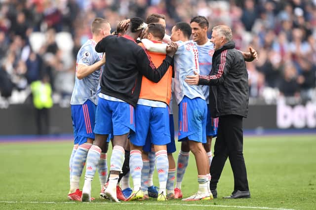 United players celebrate with De Gea after the game. Credit: Getty.