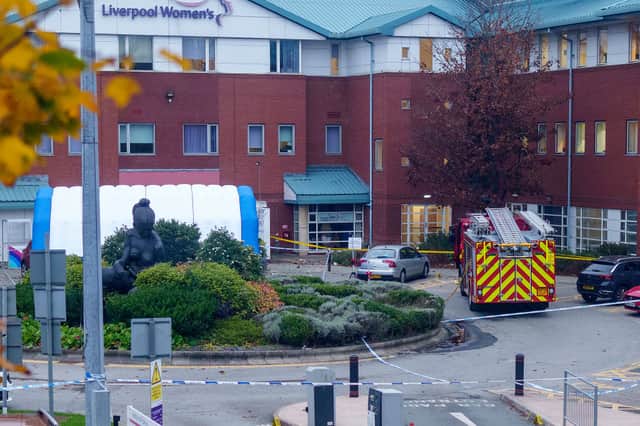 Police and forensic officers carry out a fingertip search at Liverpool Women’s hospital on 15 November (Photo: Christopher Furlong/Getty Images)