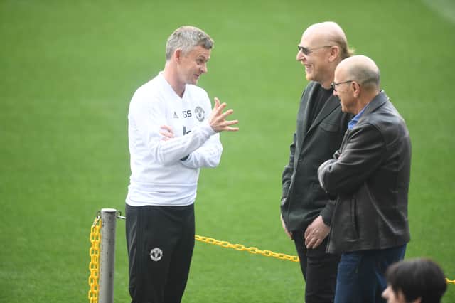 Ole Gunnar Solskjaer speaking to Avram Glazer in 2019. Credit: Getty.