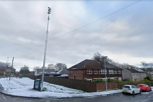 A similar high-speed internet mast, here installed in Blackburn. Credit: Google maps