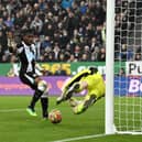 David De Gea dives to stop Allan Saint-Maximin. Credit: Getty.