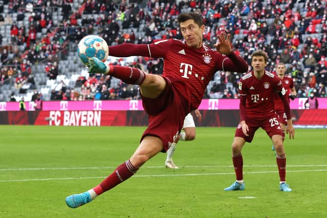 Robert Lewandowski of FC Bayern Muenchen shoots during the Bundesliga match between FC Bayern  and SpVgg Greuther