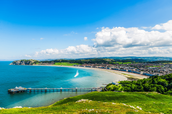 Having a five star trip doesn’t have to cost the earth, as seen in Llandudno. With hotel rooms averaging £95 per night, compared to more than £100 per night for other top ten locations, the town in north Wales does not skimp on its spectacular views and experiences. From visiting the famous Llandudno goats, to trying out highly rated food and drink in the area, the town has something for everyone, gaining an impressive 86% on the survey. (Credit: Adobe)