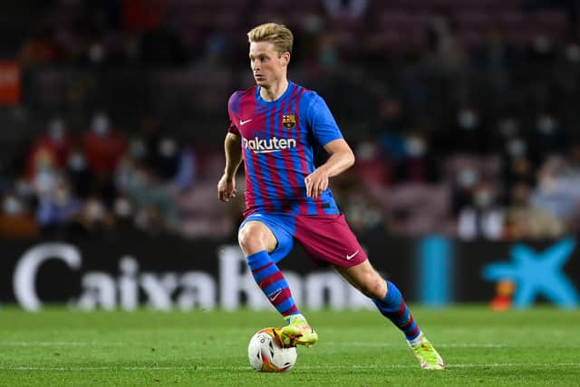 De Jong is comfortable dribbling at opposition defences. Credit: Getty.