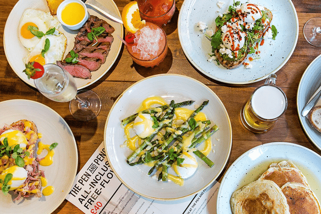The bottomless brunch table at The Pen & Pencil.  (Credit: The Pen & Pencil)