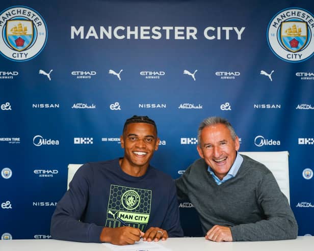 Manuel Akanji and Txiki Begiristain. Credit: Manchester City.