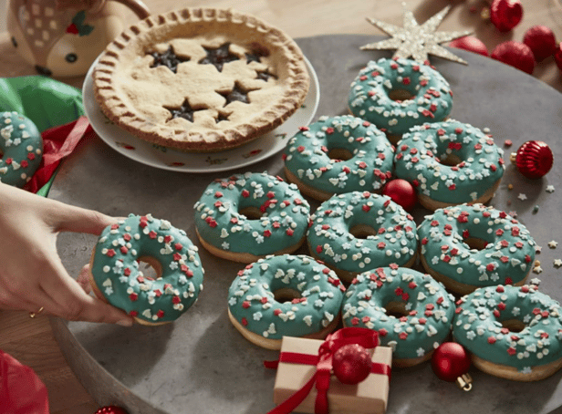 <p>Asda’s festive season of food continues as the humble donut gets spruced up for Christmas 2022</p>
