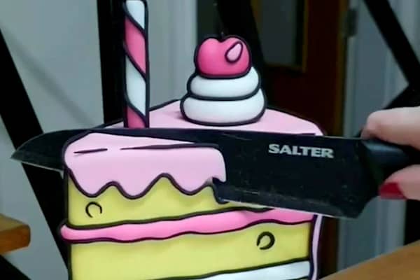 A part-time baker creates epic 2D cakes that look like they are straight out of a cartoon Credit: Amy's Little Cakery / SWNS