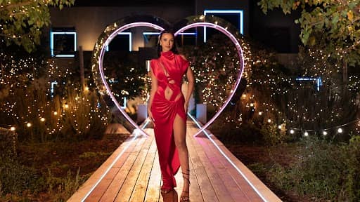 Maya Jama is looking red hot for a fiery Love Island episode (Pic:ITV)