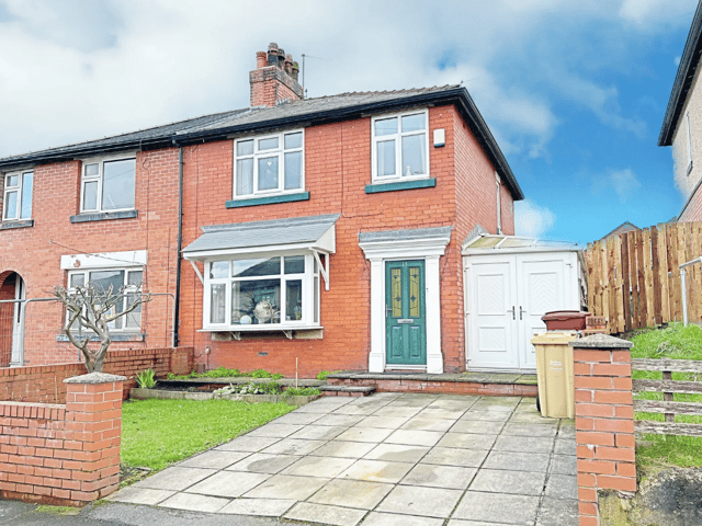 Gorton Street, Farnworth, Bolton BL4 (Photo: Zoopla) 