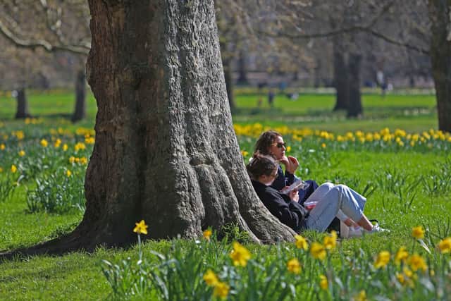 Brits can expect temperatures of up to 18C on Easter Sunday.