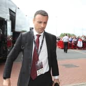 Dimitar Berbatov feels it will be difficult for Manchester United to complete a transfer for Harry Kane.