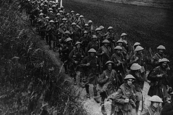 British troops off to the trenches