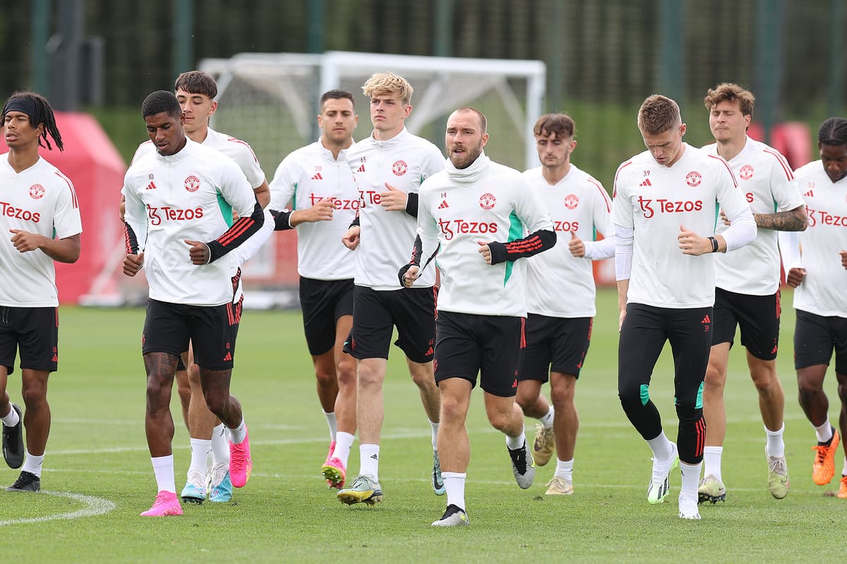 Man Utd training images as 13 senior players return including Maguire & Rashford