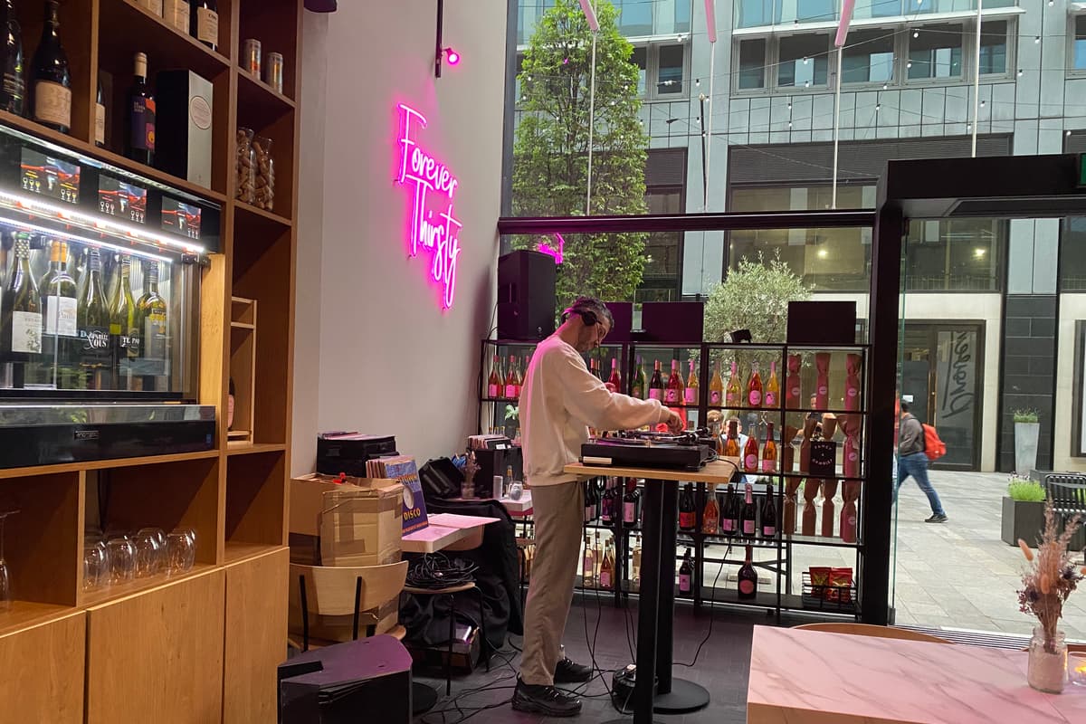 Viynl Rochester Club We gave brand new fun ‘Vino & Vinyl’ evening a spin