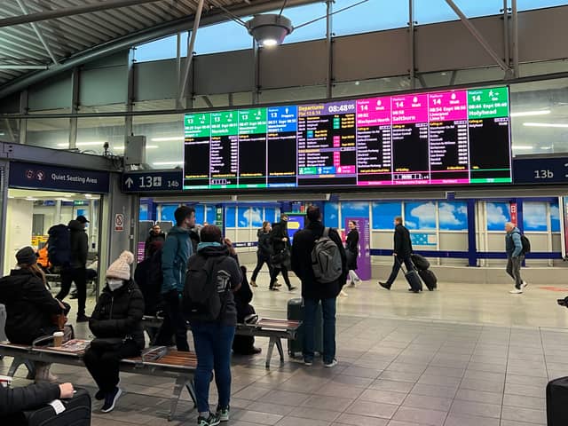 The waiting area by platforms 13 and 14 of Manchester Piccadilly