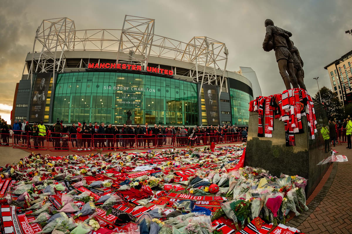 Processional Trafford Sir Bobby Charlton's memorial service and Old Trafford procession ...