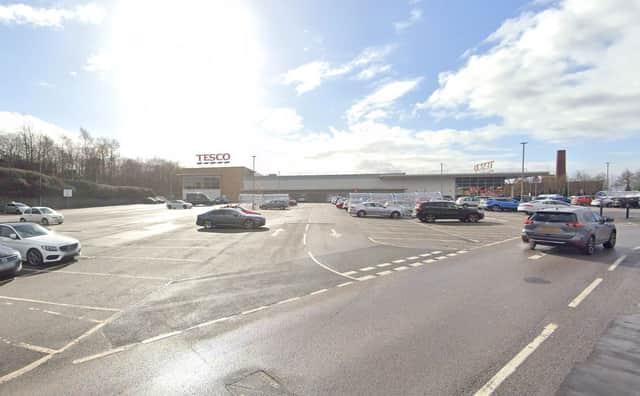 The Oldham Tesco car park which could soon house a Starbucks and Greggs drive-thru 