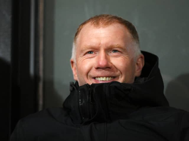 Paul Scholes has predicted Manchester United will beat Aston Villa to the top four.