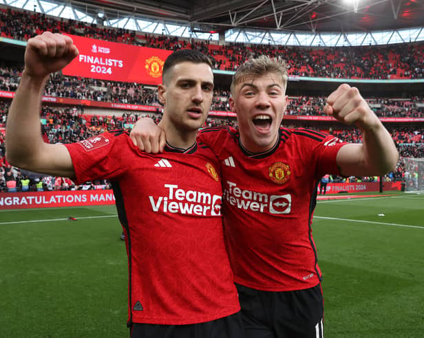 Manchester United reached the FA Cup final by defeating Coventry City on penalties