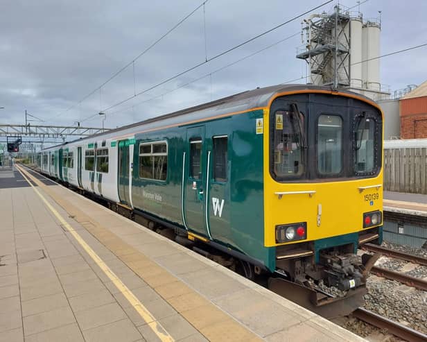 A London Northwestern train 