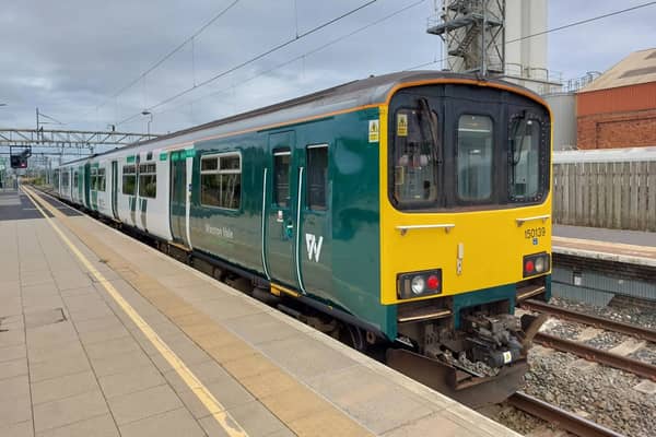 A London Northwestern train 
