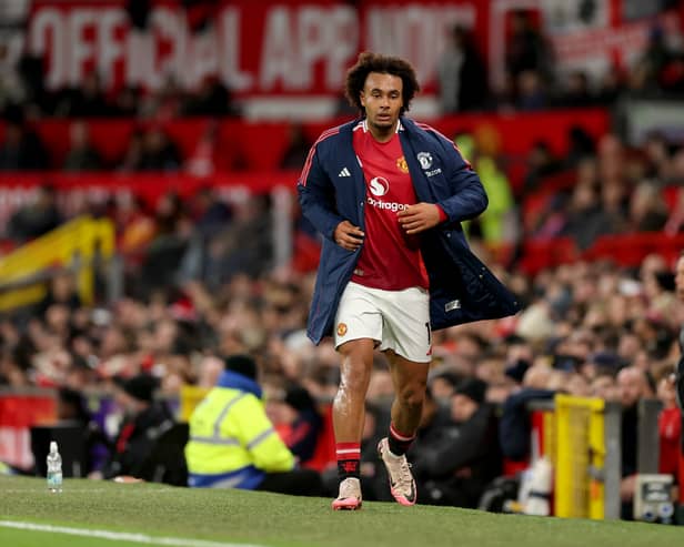 Joshua Zirkzee was taken off after just 33 minutes against Newcastle United.