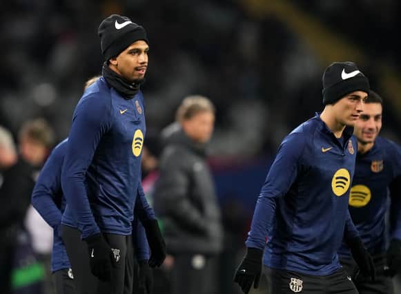 The latest defender that the Red Devils have been linked to is Barcelona’s Ronald Araujo