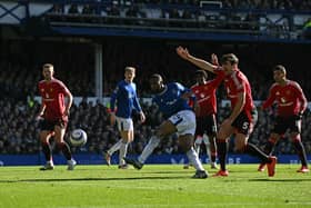 Manchester United drew 2-2 with Everton in the Premier League