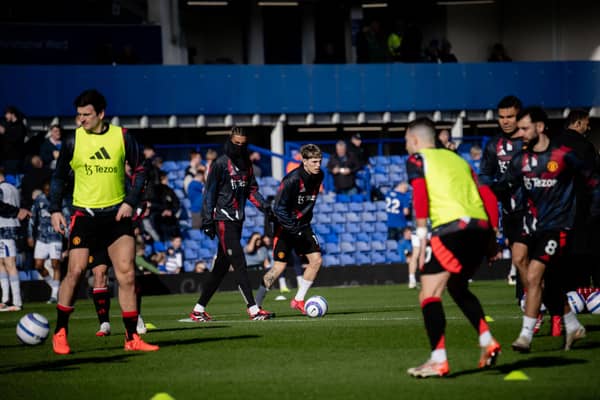Manchester United made one change to their line up vs Everton