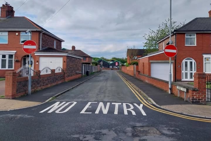 Police stop driving instructor for going WRONG way on George Road in ...