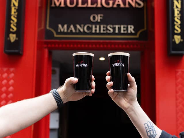 Mulligans pub  in Manchester is giving away 1,989 FREE pints of stout on Thursday. 