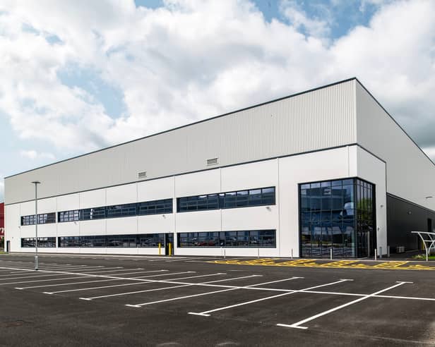McLaren Construction Midlands and North has successfully completed the £12.8 million B4 industrial scheme at Manchester Airport.
