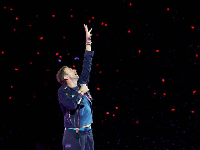  Chris Martin of Coldplay performs on a stop of the band's Music of the Spheres world tour at Allegiant Stadium on June 06, 2025 in Las Vegas, Nevada.