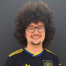 Manchester United fan Frank Ilett, otherwise known as The United Strand, isn't cutting his hair until the Red Devils win five games in a row.