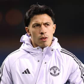 Manchester United have named their starting line up to face Leeds