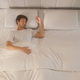 The Emma Hybrid Pillow Bundle has been reduced by £70 as part of the brand’s Big Summer Sale