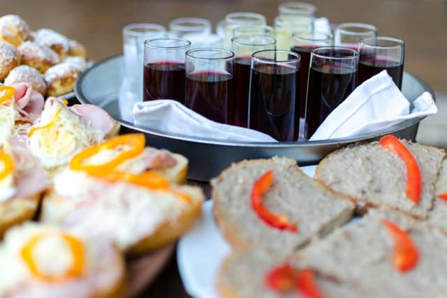 Simple party food and drinks