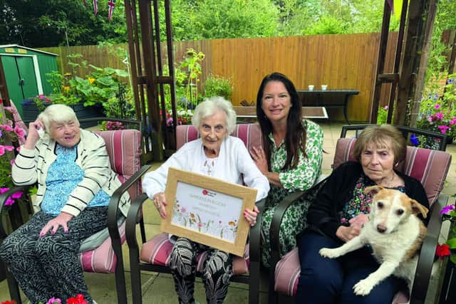 Rachel de Thame with residents at Appleton Lodge Care Home - Overall winners